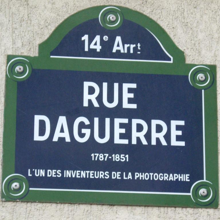 Paris studio Rue Roger #1 - all bills included - direct train from CDG airport - One-Bedroom Apartment - 10