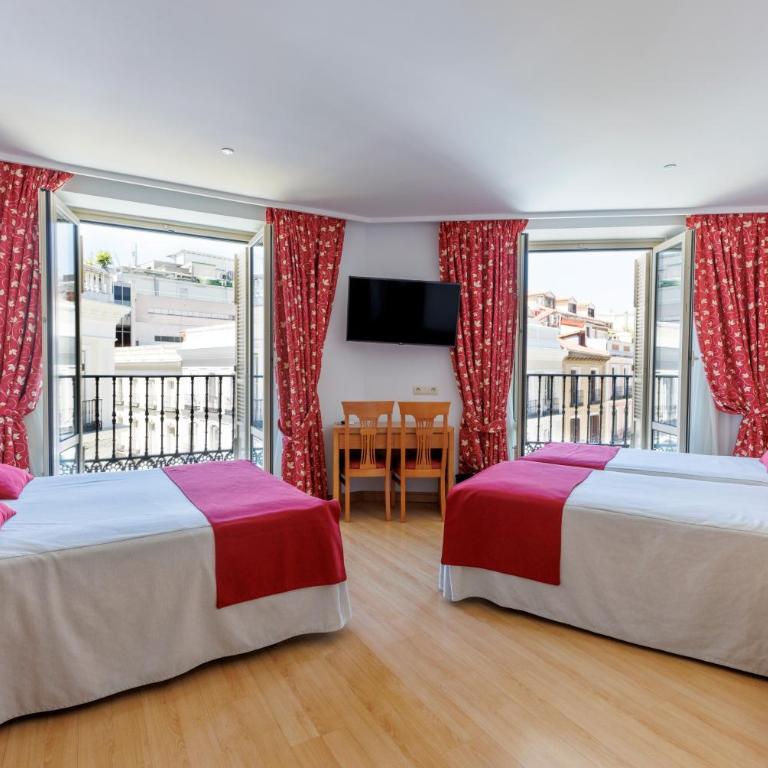 Hotel Europa - Quadruple Room - 4