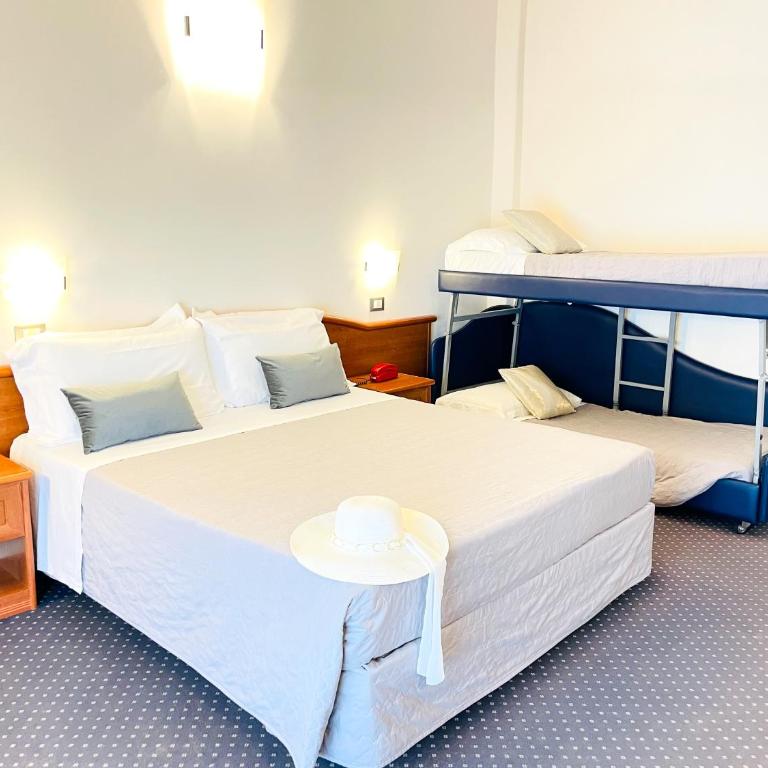 Hotel Bolognese - Camera Quadrupla Comfort - 4
