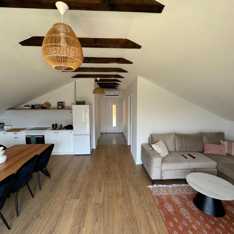 House on the hill - Apartment with City View - 22