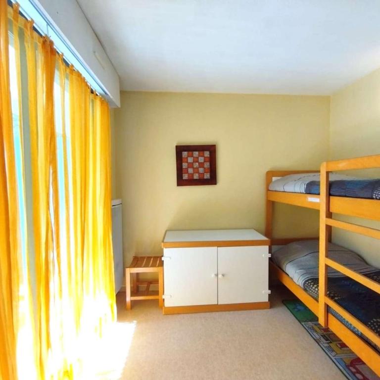 T2 Cabine avec Balcon au Cœur des Thermes - 6 Pers, Parking, Proche Télécabines, Équipé Tout Confort - FR-1-457-230 - Appartement (6 Adultes) - 3