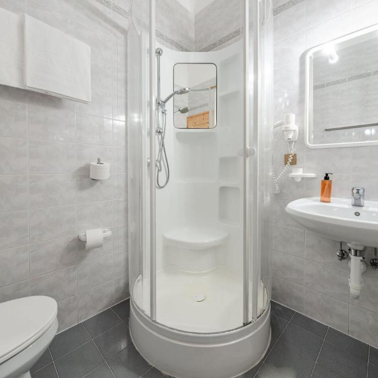 Hotel Vioz - Camera Familiare con Terrazza - 1