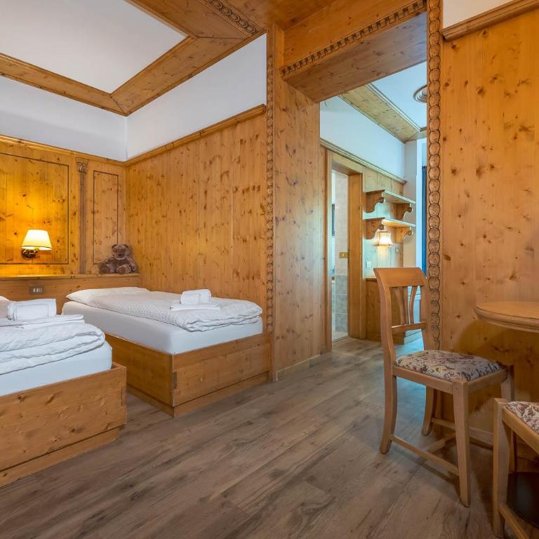 Hotel Vioz - Camera Familiare con Vista Montagna - 7
