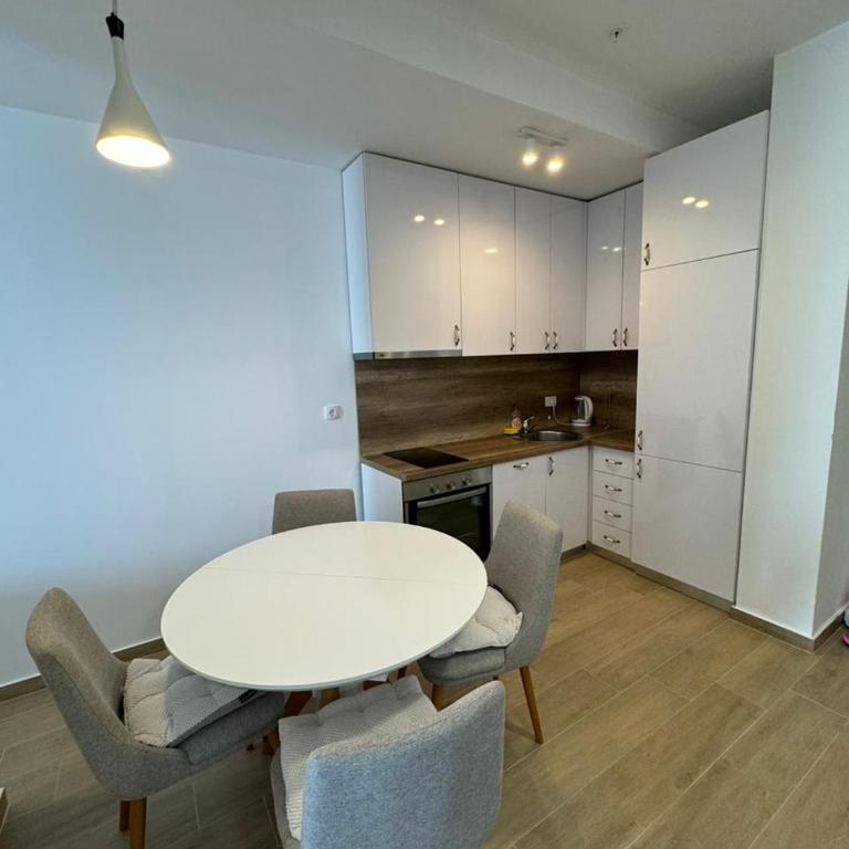 Rafailovici Beachfront Apartment - Apartman s 1 Spavaćom Sobom, Balkonom i Pogledom na More - 24