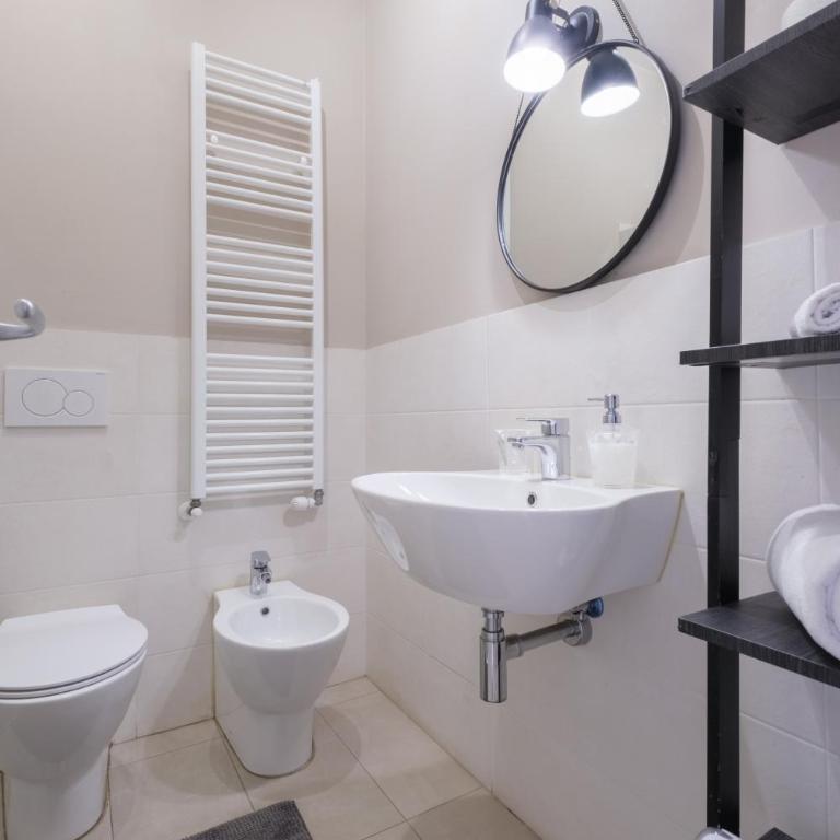 Bologna House Due Torri Apartment - Appartamento Deluxe - 22
