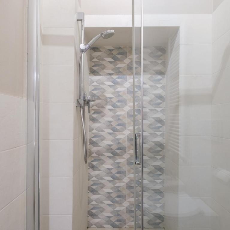 Bologna House Due Torri Apartment - Appartamento Deluxe - 21