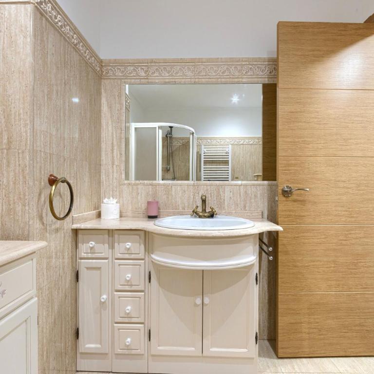 Vivienda turistica céntrica y con estilo en el encantador Barrio La Cruz - Apartamento de 3 dormitorios - 20