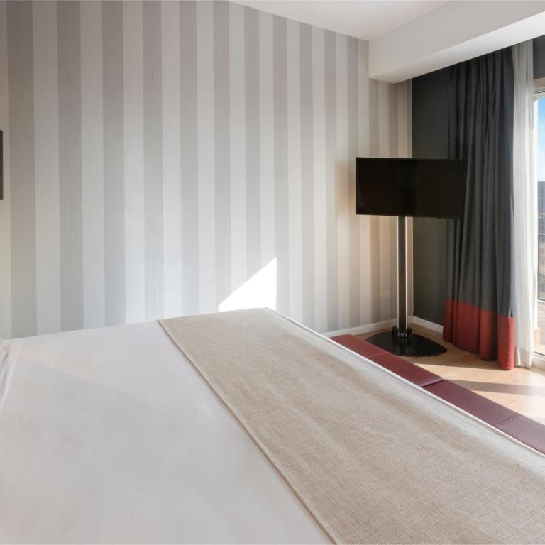 Catalonia Reina Victoria - Suite Junior Deluxe - 6