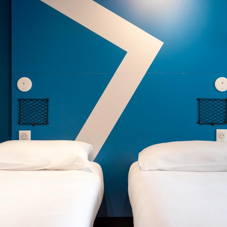 ibis Budget La Rochelle Centre gare - Chambre Standard avec 2 Lits Simples et Balcon - 3