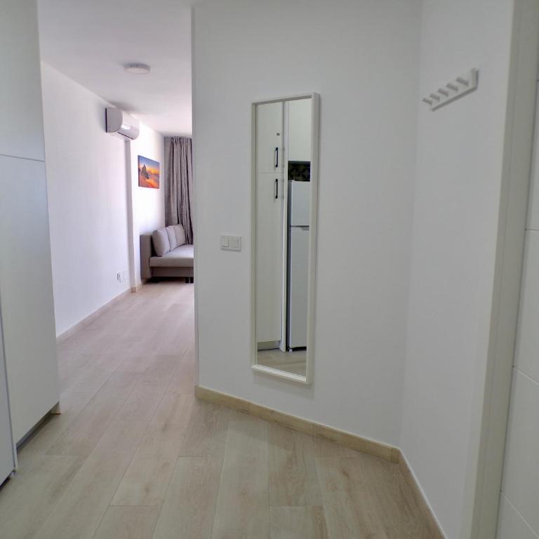 Ducado 13G Levante Beach, Pool & Parking - One-Bedroom Apartment - 14