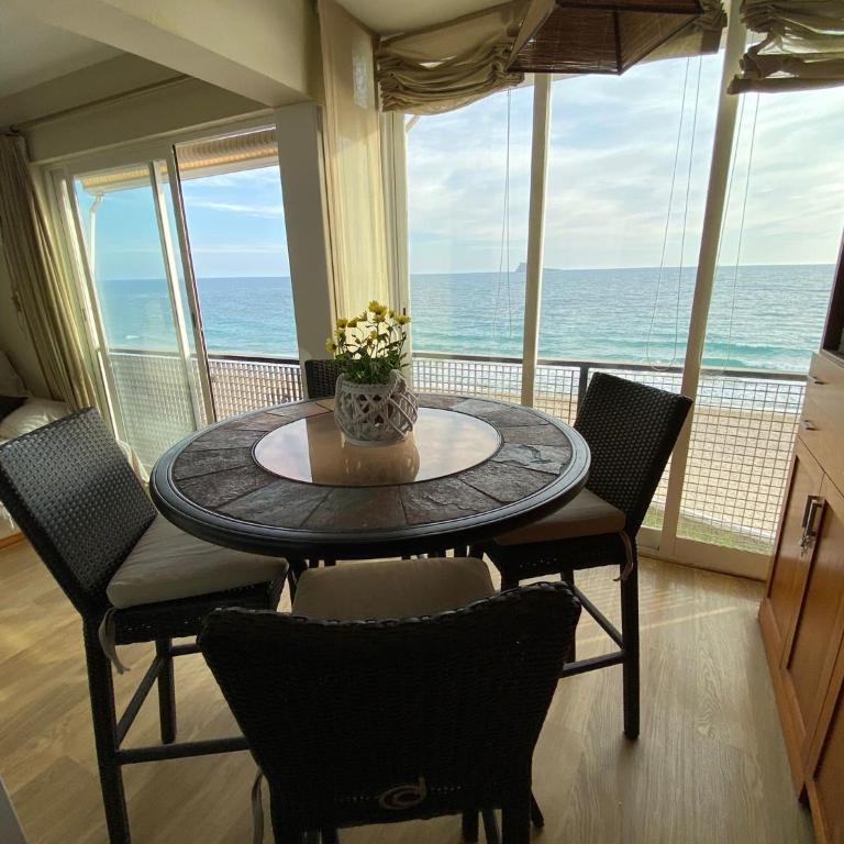 Primera línea Playa Poniente - Apartamento de 3 dormitorios - 1