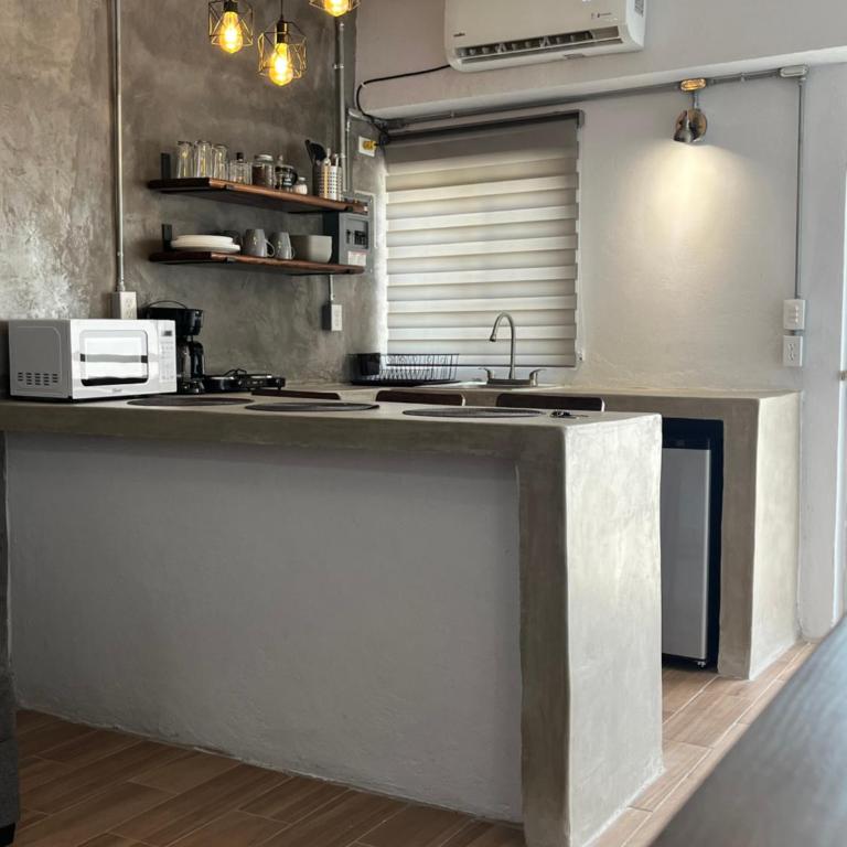 A pasos del mercado y centro histórico, diseño industrial - One-Bedroom Apartment - 2