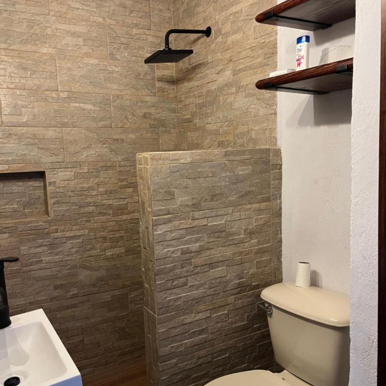 A pasos del mercado y centro histórico, diseño industrial - One-Bedroom Apartment - 3