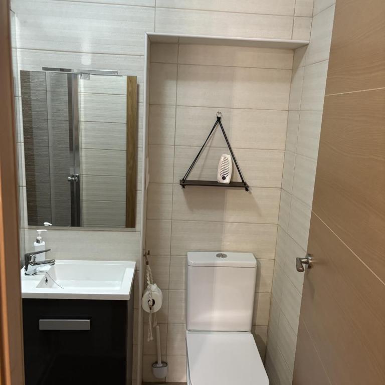 Apartamentos Mayte - Estudio con 1 cama grande - 3
