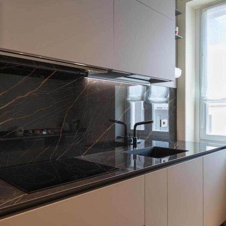 Heart Milan Apartments Duomo Missori - Three-Bedroom Apartment - Via Cornaggia 9 - 48