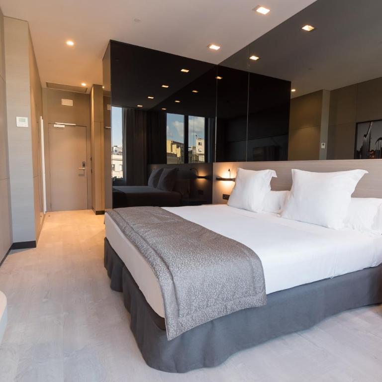 Negresco Princess 4* Sup - Superior Double or Twin Room with City View - 7