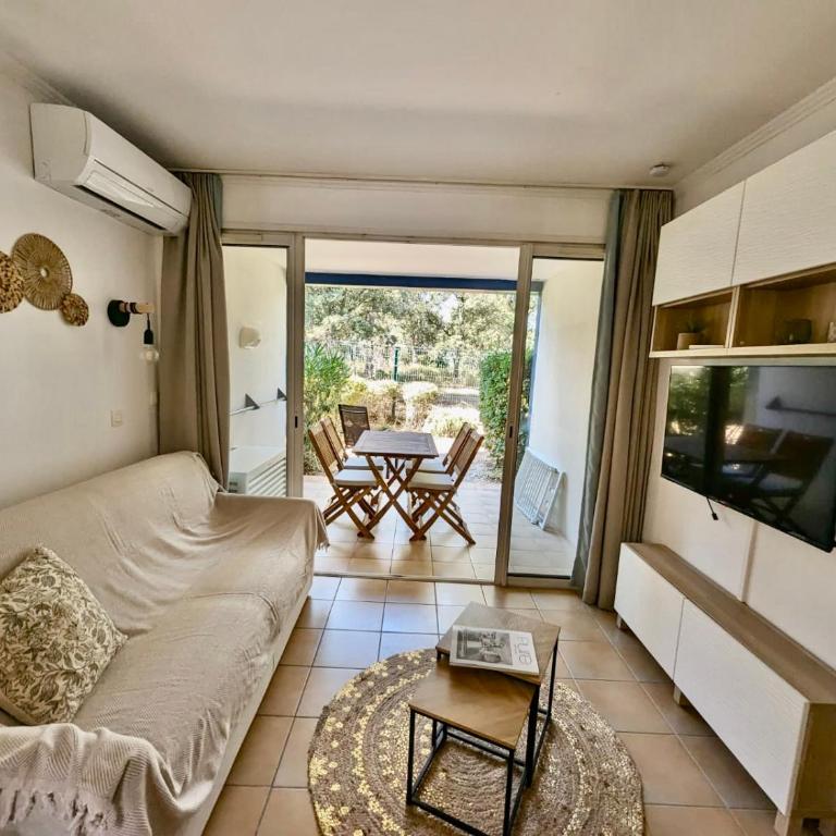 Les Restanques 2058 rez de jardin - One-Bedroom Apartment - 1
