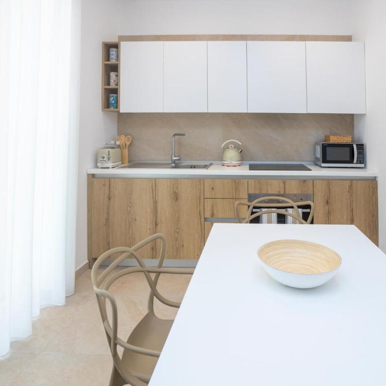 Casa Lory Sorrento - Three-Bedroom Deluxe Apartment - 11