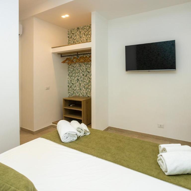 Casa Lory Sorrento - Three-Bedroom Deluxe Apartment - 52