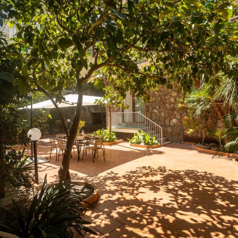 Casa Lory Sorrento - Three-Bedroom Deluxe Apartment - 62