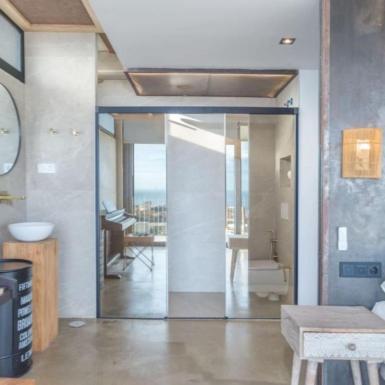 New, spacious villa with amazing views - Villa - 73