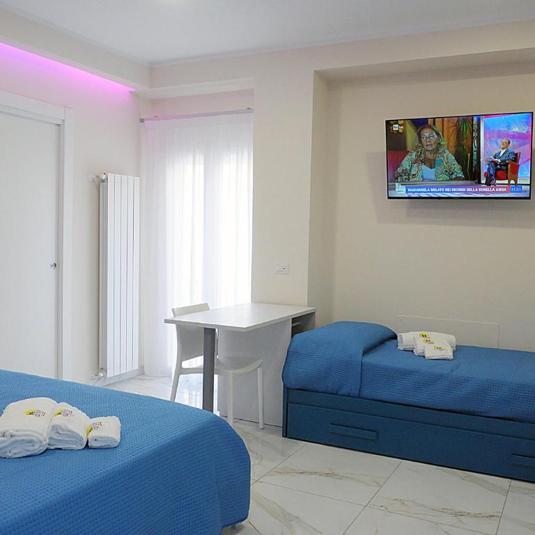 B&B AIDA Rooms Cefalù - Camera Quadrupla con Balcone - 1