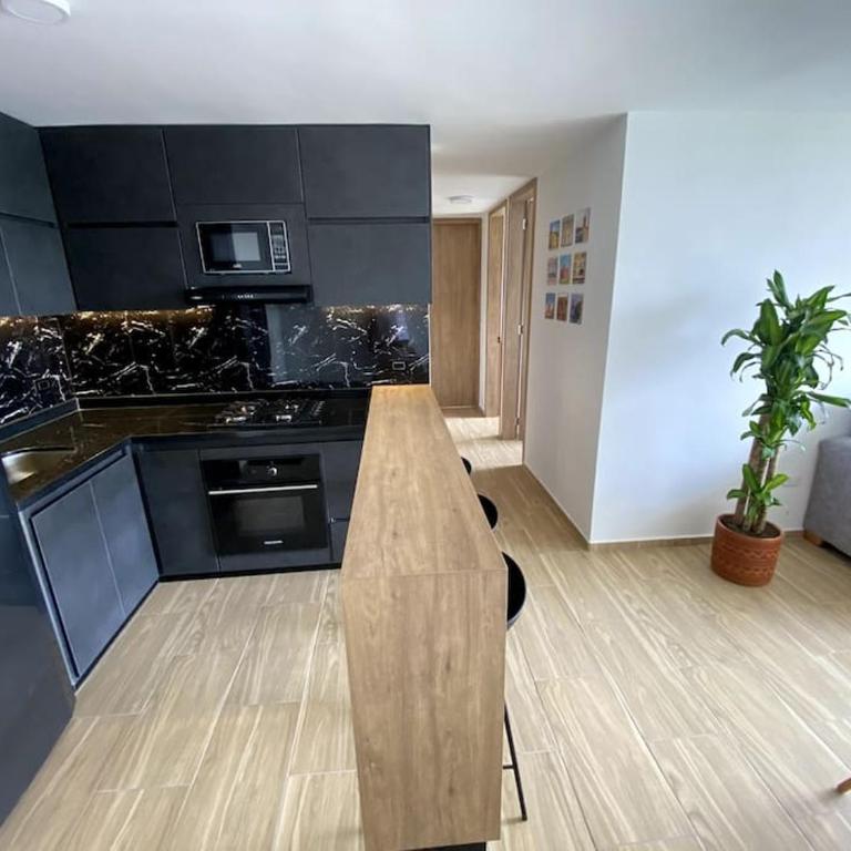 Apartamento nuevo en conjunto, Picina y Jacuzzi comunal - Parqueadero Privado - Apartamento de 3 dormitorios - 29