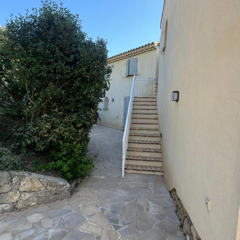 Côte d'Azur villa d'architecture méditerranéenne Vence entre mer et montagne - Villa - 35
