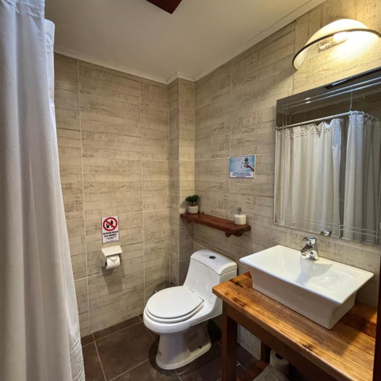 Miramonte B&B - Habitación con cama grande y vistas al jardín - 3