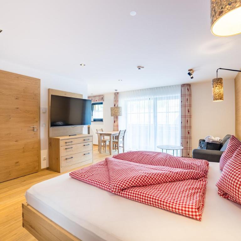 Bergzeit - Hotel & Appartements - Apartment mit 1 Schlafzimmer und Aussicht - 4