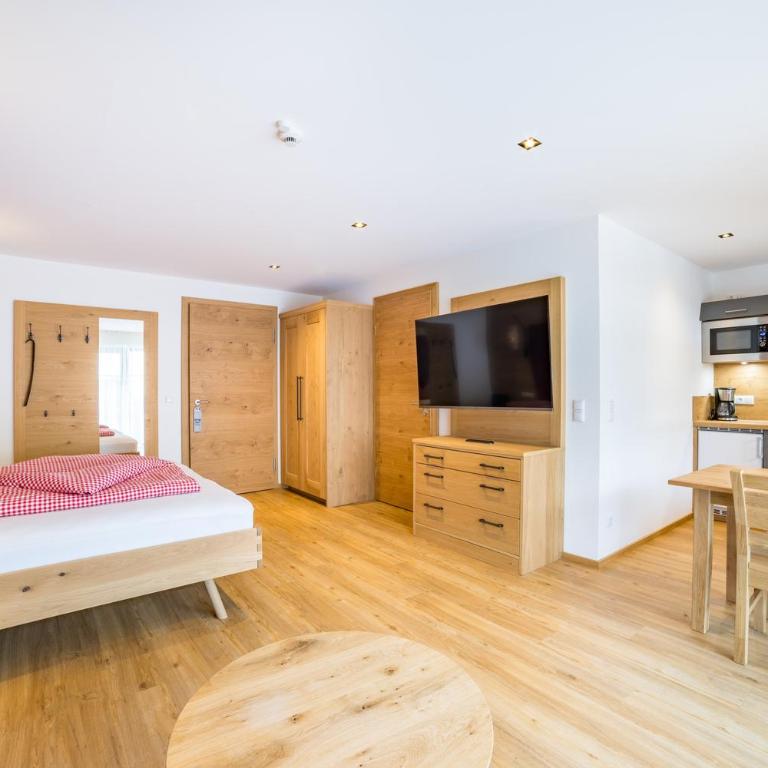 Bergzeit - Hotel & Appartements - Apartment mit 1 Schlafzimmer und Aussicht - 3