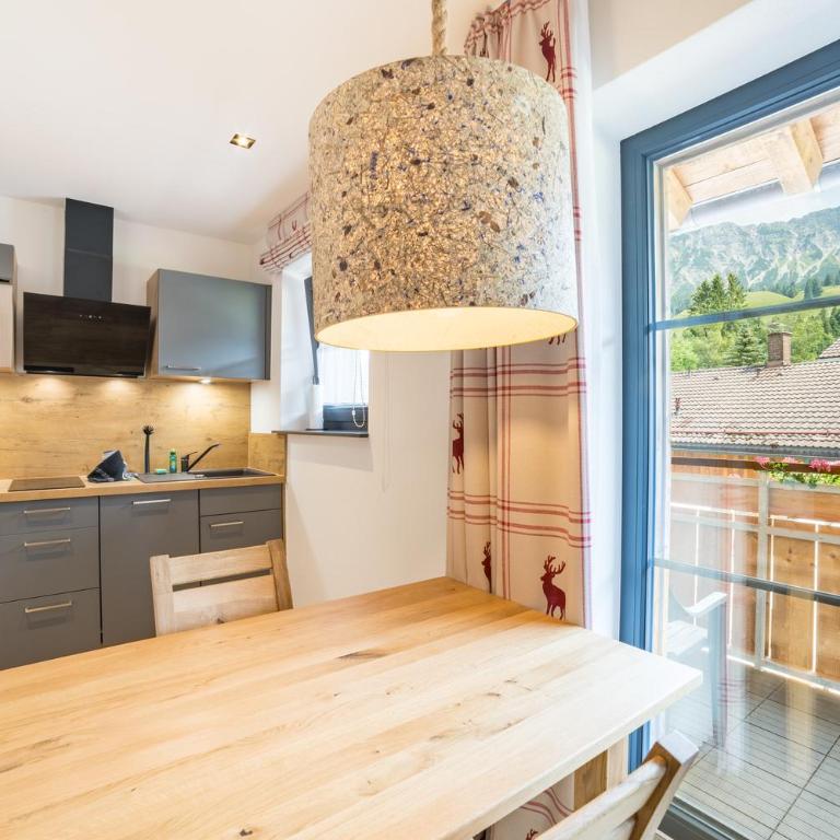 Bergzeit - Hotel & Appartements - Apartment mit 1 Schlafzimmer und Aussicht - 2