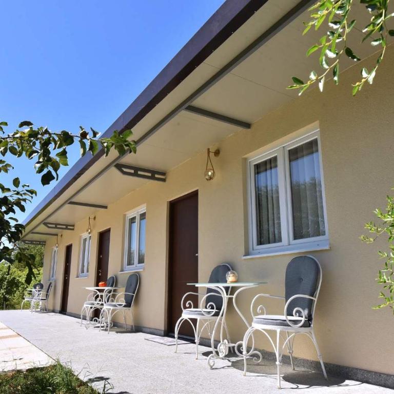 Airport Apartments TRI HRASTA - One-Bedroom Apartment - 7