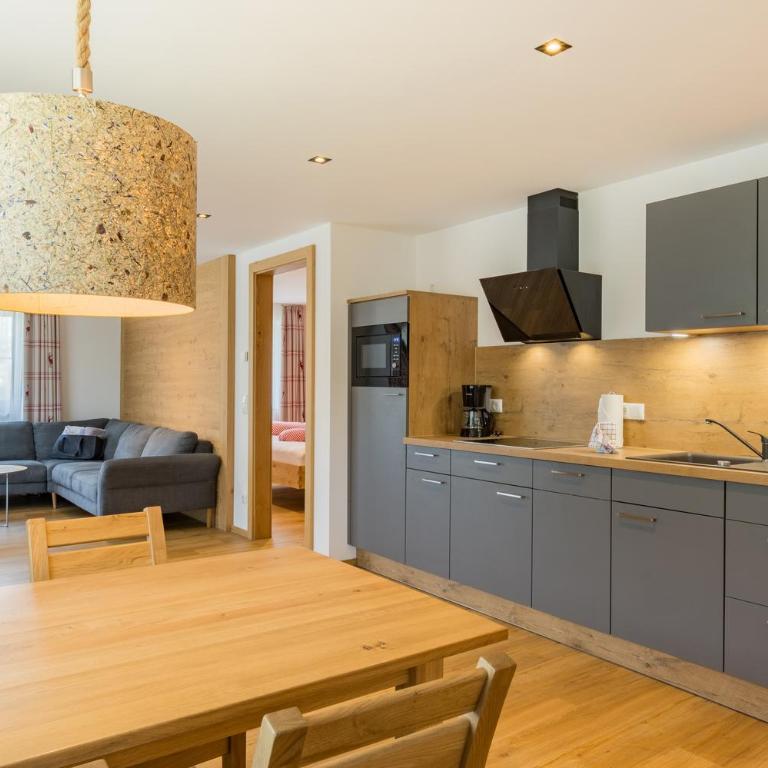Bergzeit - Hotel & Appartements - Apartment mit 2 Schlafzimmern und Bergblick - 2