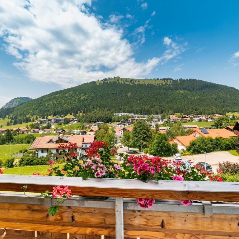 Bergzeit - Hotel & Appartements - Apartment mit 2 Schlafzimmern und Bergblick - 10
