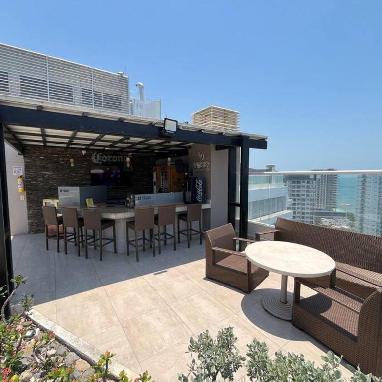 Spectacular beachfront apt luxury amenities - Apartamento de 3 dormitorios - 40