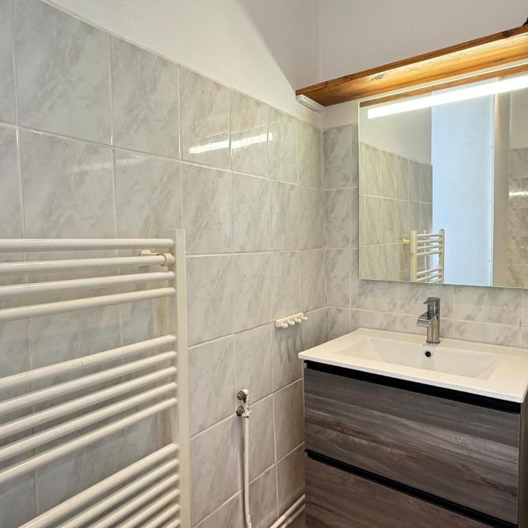 Au coeur de Cauterets, T2 + alcôve. 4P. - Appartement 1 Chambre - 10