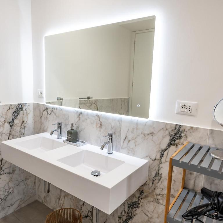 Molinari Palermo - Deluxe Quadruple Room - 7