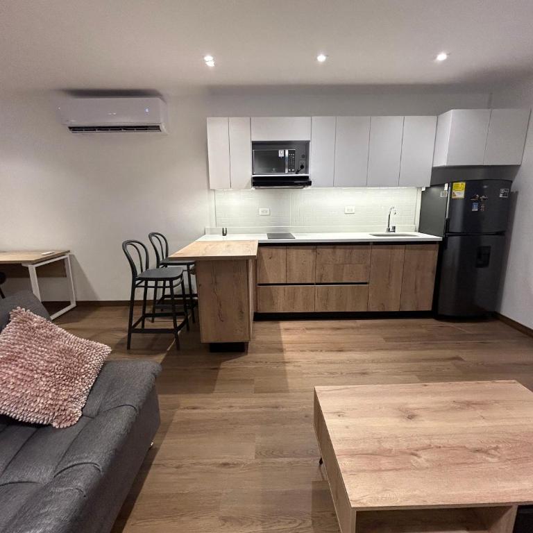 Cómodo Apartamento y metro de Medellín a un paso - Apartamento de 1 dormitorio con vistas - 12