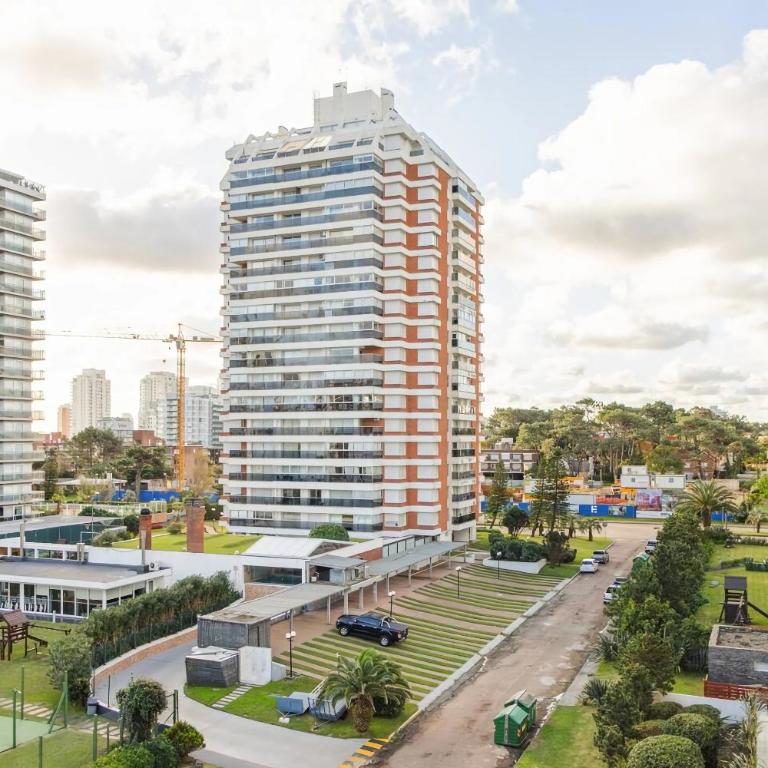 Jamaica Punta del Este Hotel & Residence - One-Bedroom Apartment with City View - 9