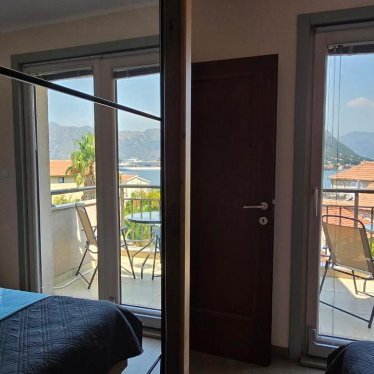 Lux Seaside Residence - One-Bedroom Apartment - 13
