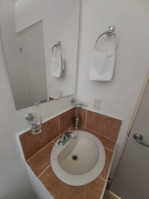 Residencia en Privada con Casa Club y Alberca - Casa de 3 dormitorios - 26