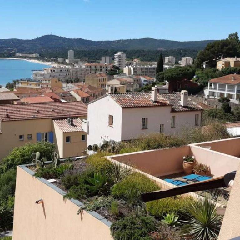 Appartement 2 pièces au Lavandou avec parking proche plage, terrasse vue mer - FR-1-251-843 - Appartamento - 2
