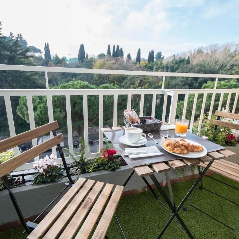 Happy Holiday in Rome b&b - Camera Matrimoniale Superior con Balcone - 1