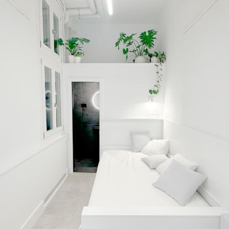 Great design, new & calm apartment in Malasaña - One-Bedroom Apartment - 15