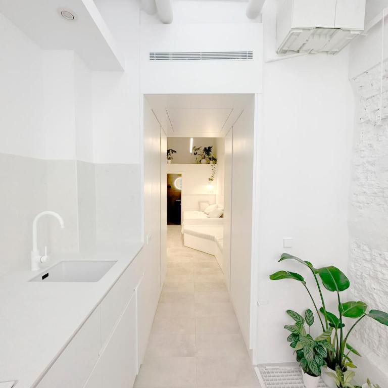 Great design, new & calm apartment in Malasaña - One-Bedroom Apartment - 1