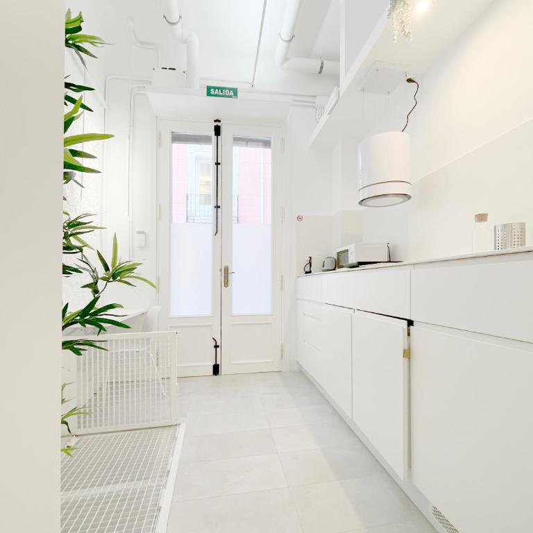 Great design, new & calm apartment in Malasaña - One-Bedroom Apartment - 3