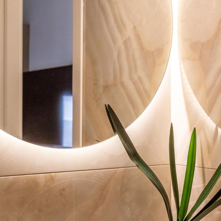 iFlat Campo dei Fiori View with SPA - Appartamento con 3 Camere da Letto - 28