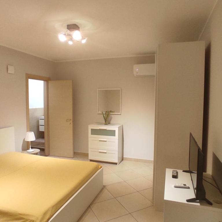 Villa Feluchia Tra Il Mare E Il Vulcano - Camera Matrimoniale - 16