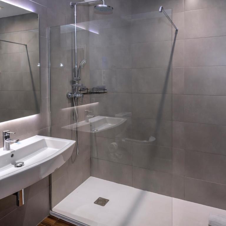 Hostal Operaramblas - Superior Single Room - 6